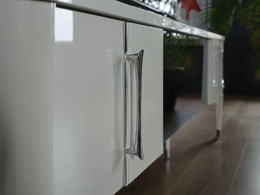 ARENA SONIMELI TV SEHPASI/PORSELEN BEYAZ