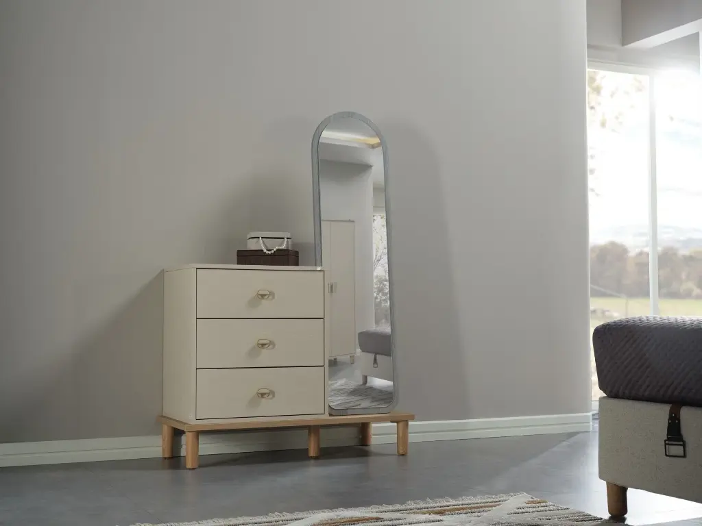 LINUS MAKYAJ MASASI MOLLY VIZON BEJ /MITRA MESE   